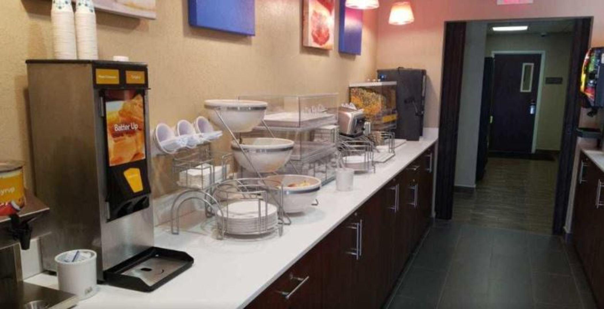 Comfort Inn & Suites Montgomery East Carmichael Rd Экстерьер фото