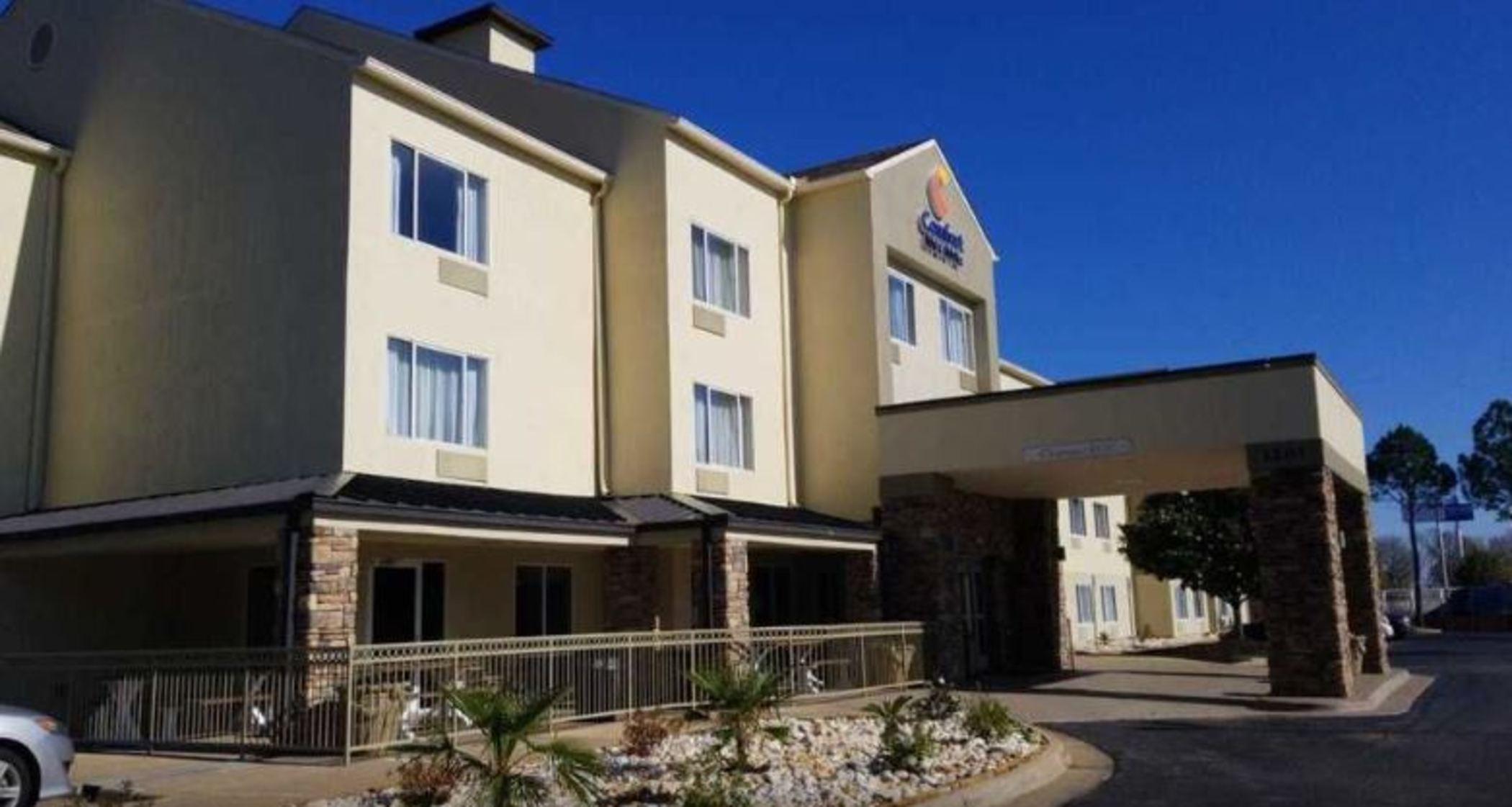 Comfort Inn & Suites Montgomery East Carmichael Rd Экстерьер фото