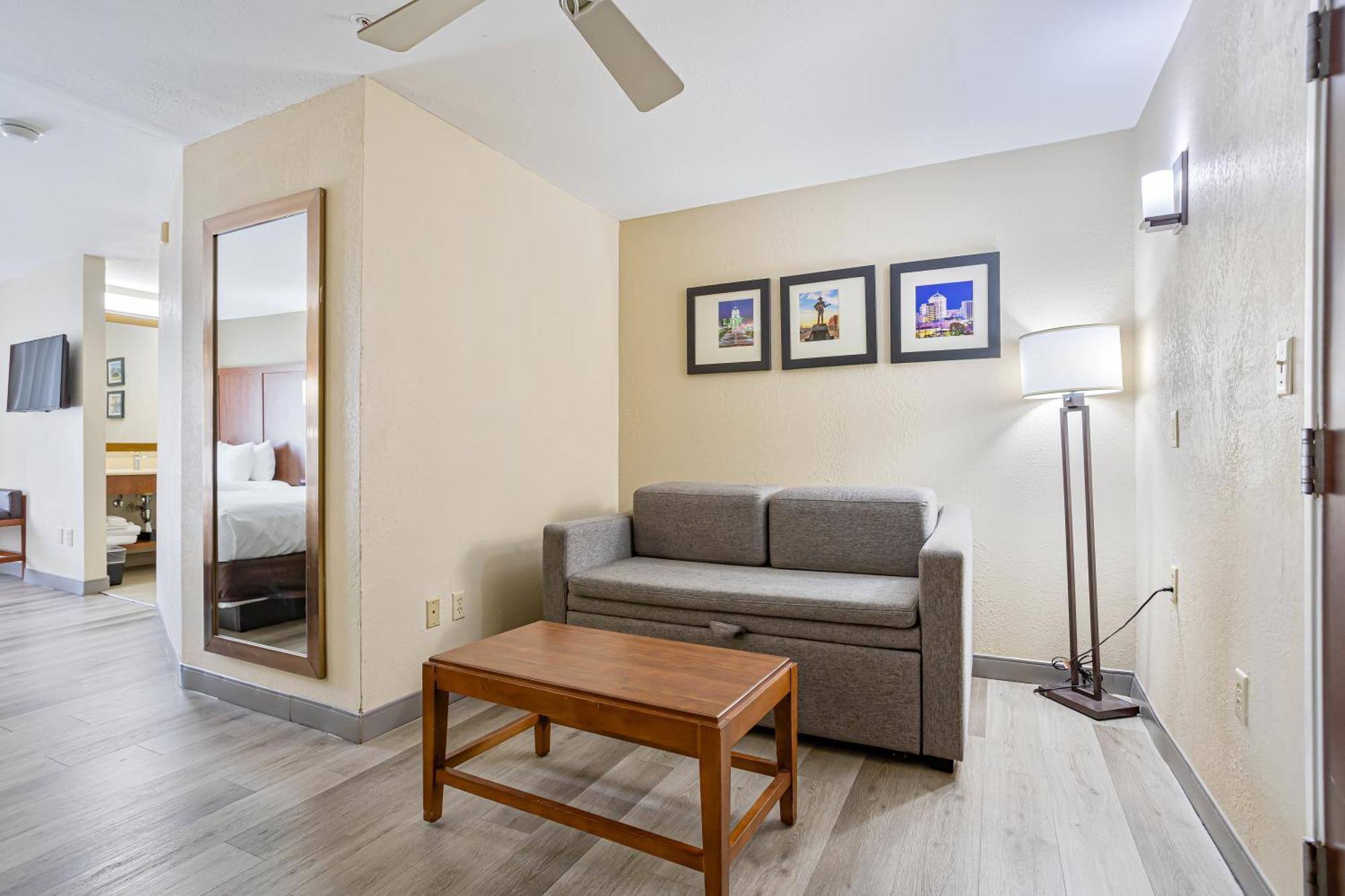 Comfort Inn & Suites Montgomery East Carmichael Rd Экстерьер фото
