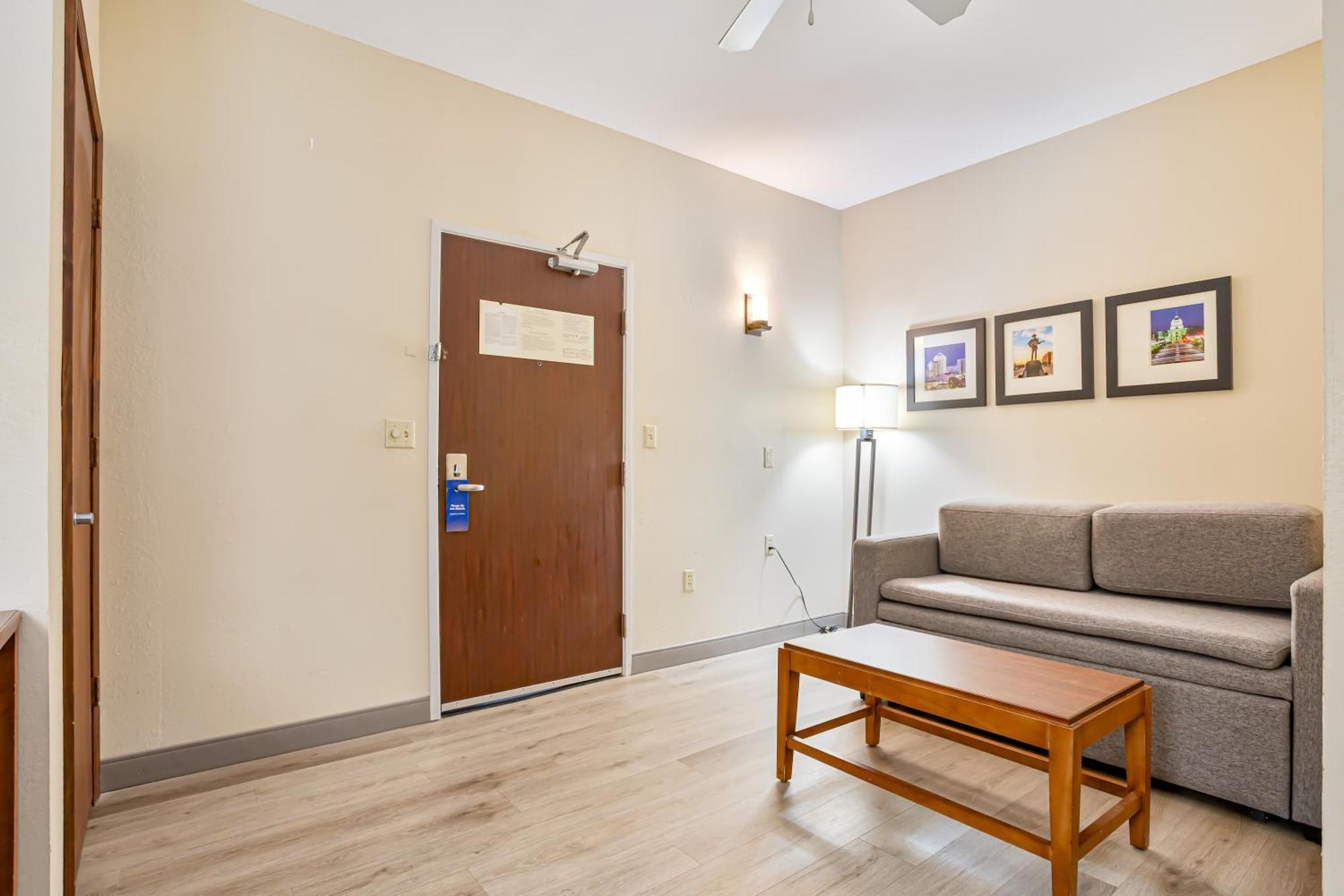 Comfort Inn & Suites Montgomery East Carmichael Rd Экстерьер фото