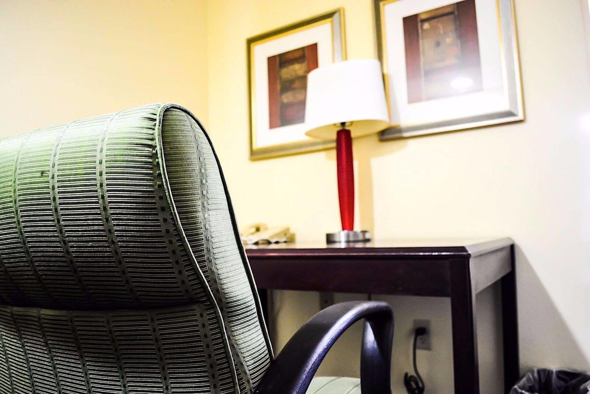 Comfort Inn & Suites Montgomery East Carmichael Rd Экстерьер фото