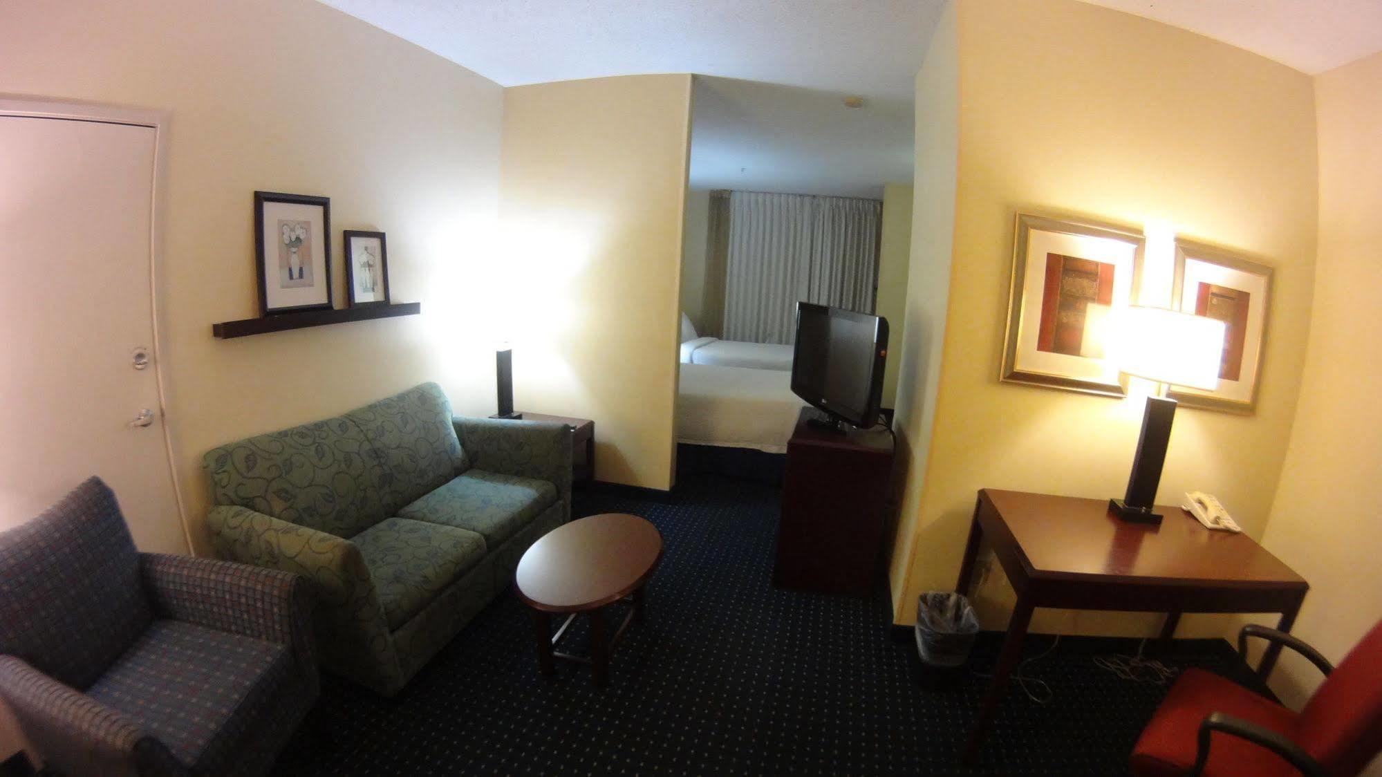 Comfort Inn & Suites Montgomery East Carmichael Rd Экстерьер фото