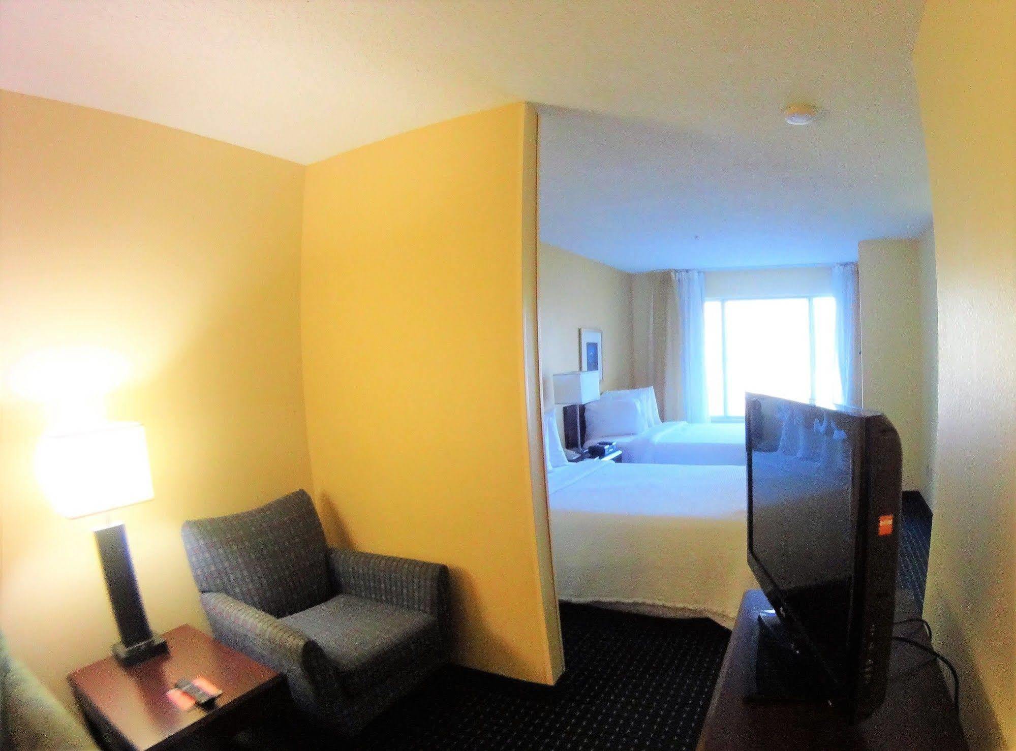 Comfort Inn & Suites Montgomery East Carmichael Rd Экстерьер фото